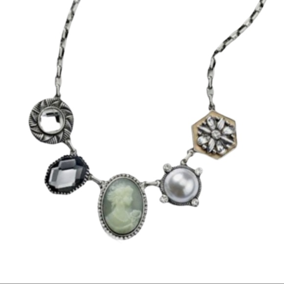 Lia Sophia Nostalgia Cameo Victorian Retired NWT - Picture 7 of 8